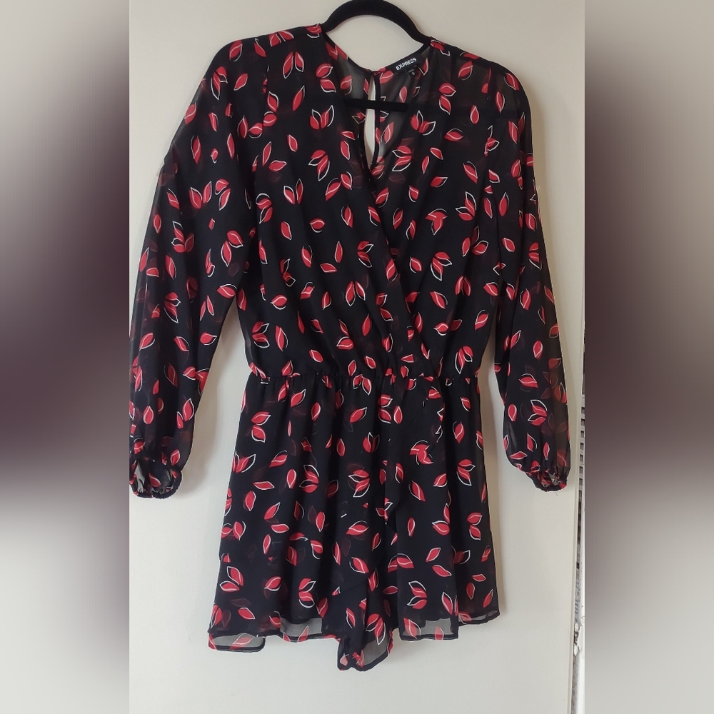Women’s Express M Black Red Leaf Print Long-Sleeve Lined Romper